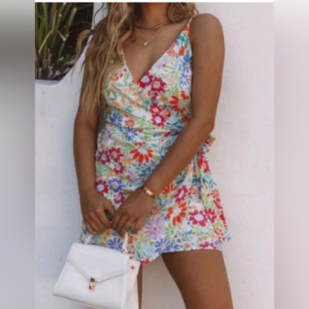 Peach Love California Floral Women's wrap dress size Small